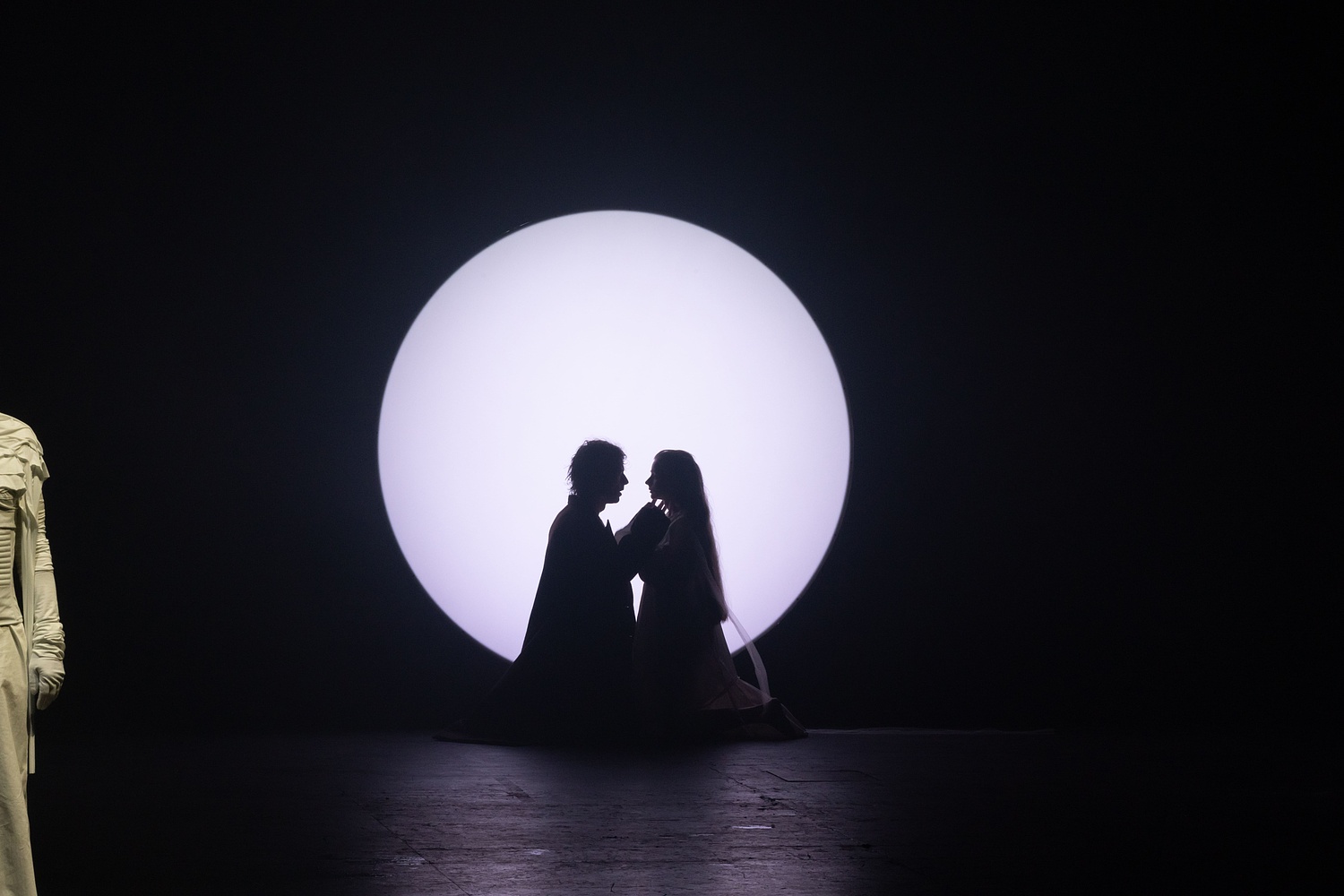 Проект освещения спектакля «ФАУСТ» в театре Сатирикон 