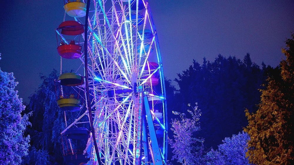 Светодиодная подсветка колеса обозрения в Измайловском парке