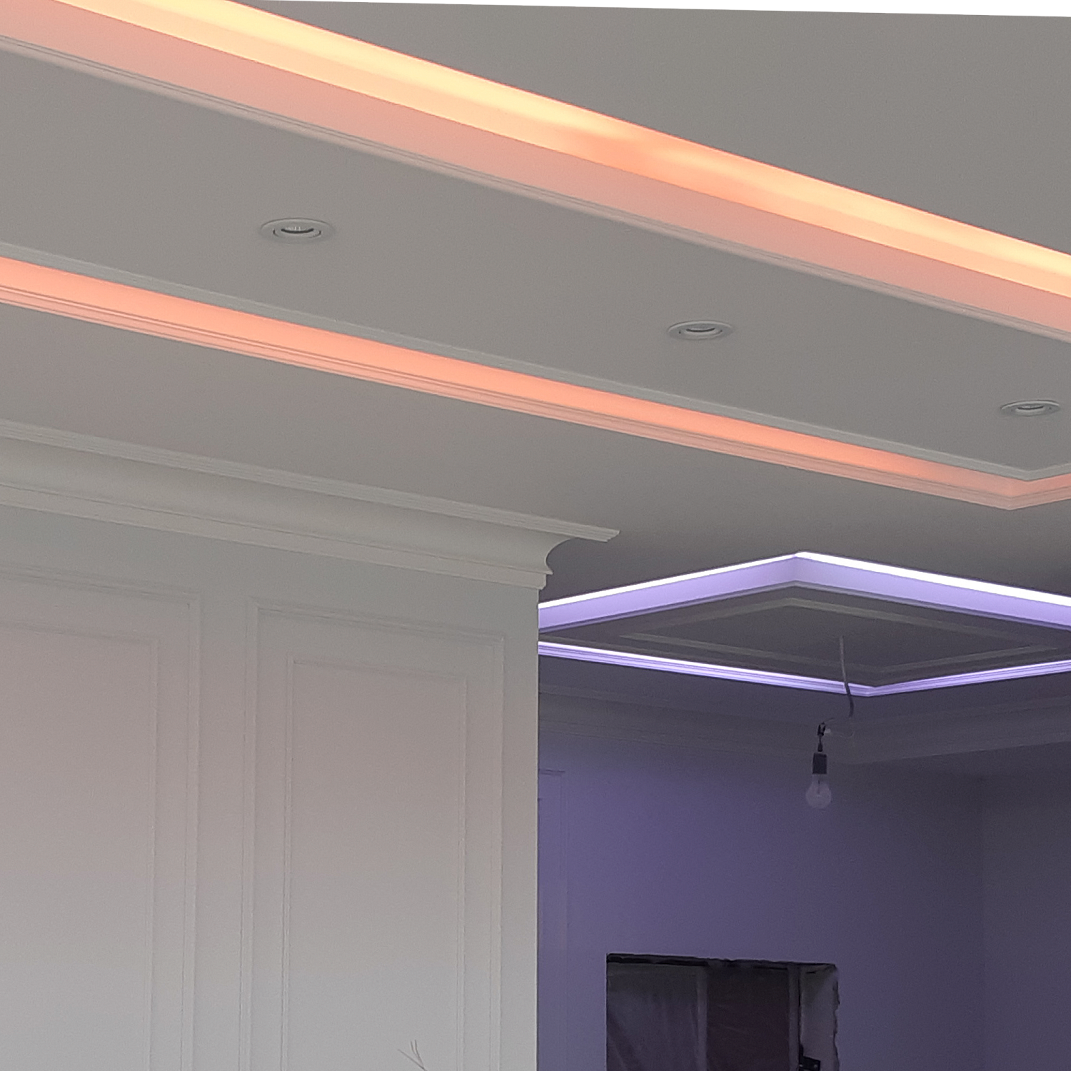 Пиксельная подсветка потолка в квартире