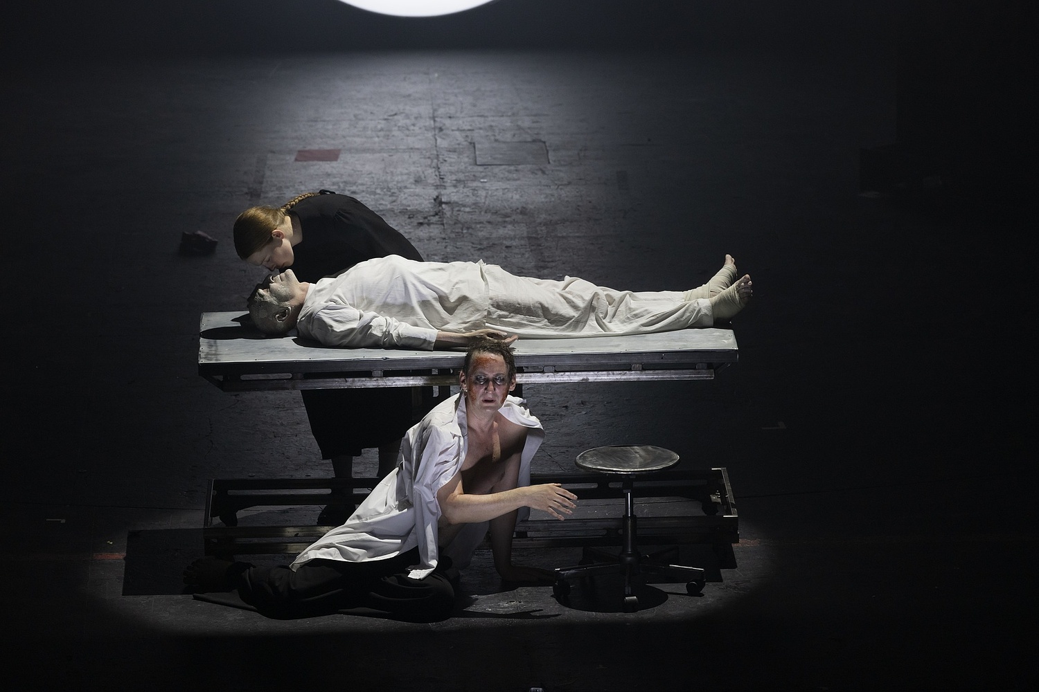 Проект освещения спектакля «ФАУСТ» в театре Сатирикон 